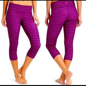 🌺Athleta Purple Striped Chaturunga Capri leggings (M)
